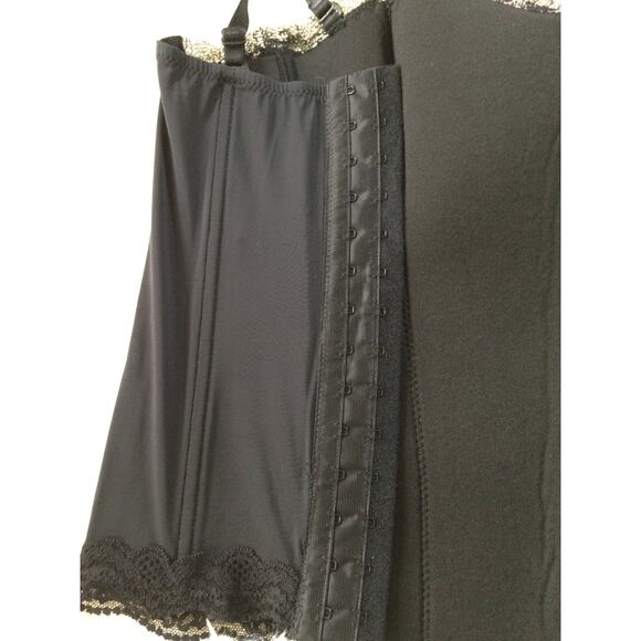 De Chelles Black lace Vintage corset made made in Brazil - Picture 4 of 4